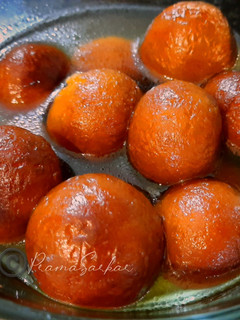 A picture of Soft Gulabjamuns using Milk Powder.