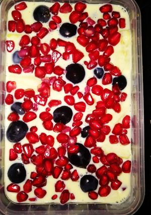 A picture of Fruit Custard.