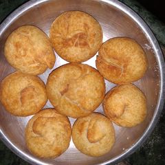 A picture of Khasta kachori.