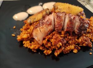 Foto principal de Arroz a la Paella de Pulpo y Alitas de Pollo Con Mayonesa de Yakiniku
