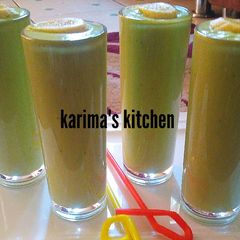 Banana avocado smoothie A picture of Banana avocado smoothie.