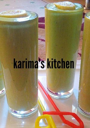 A picture of Banana avocado smoothie.