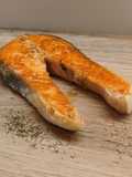 Rodajas de Salmón a la Plancha con Emulsión Marina de Eneldo y Notas Cítricas