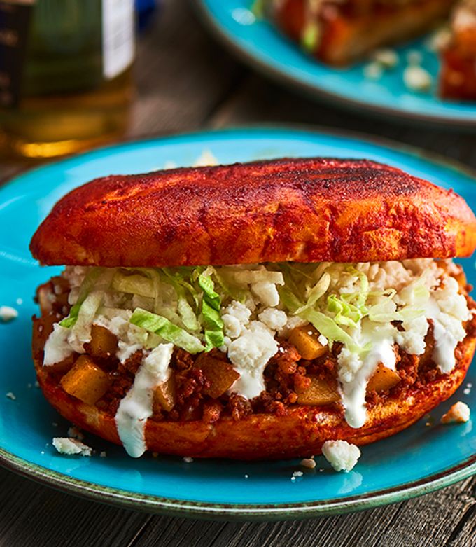 Una foto de Pambazos de Chorizo con Papas