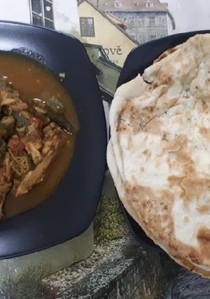 รูปของ Lady finger chicken with Naan