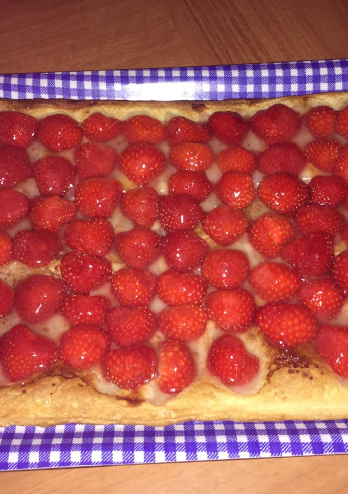 Una foto de Tarta de frutas y hojaldre