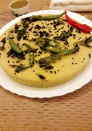 A picture of Khaman dhokla.