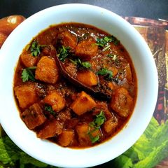 A picture of Spicy Suran / Ol Curry in Bihari Style.