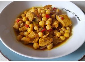 Foto principal de Pollo al curry con garbanzos