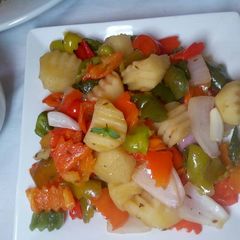 A picture of Scared pan peppers.
