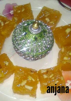 A picture of Custard powder barfi.