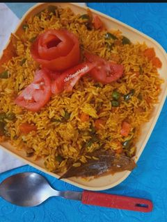 व्हेज पुलाव (veg pulav recipe in marathi) रेसिपी चे मुख्य फोटो 