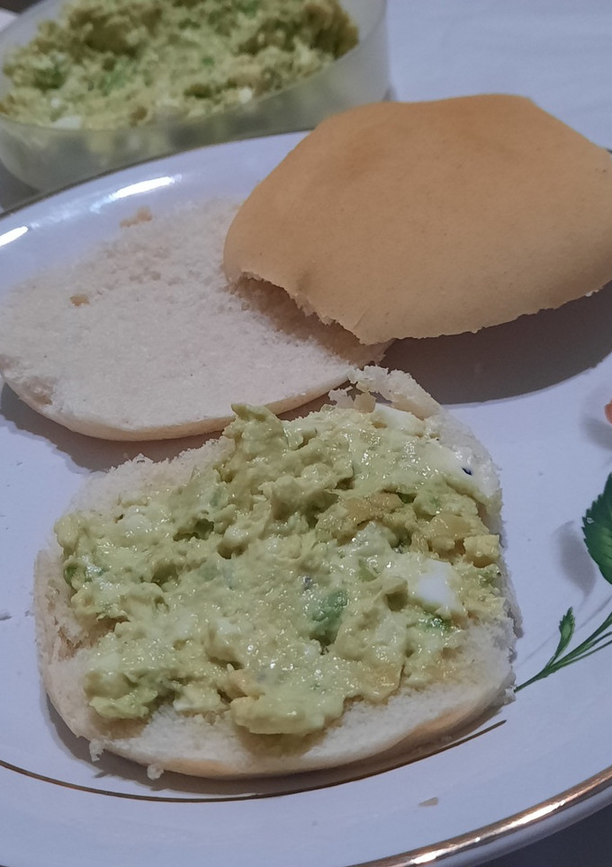Una foto de La pastita salvadora (palta, huevo y queso crema)
