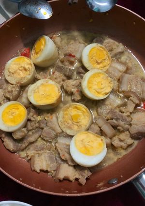 Hình của món Thịt kho trứng.