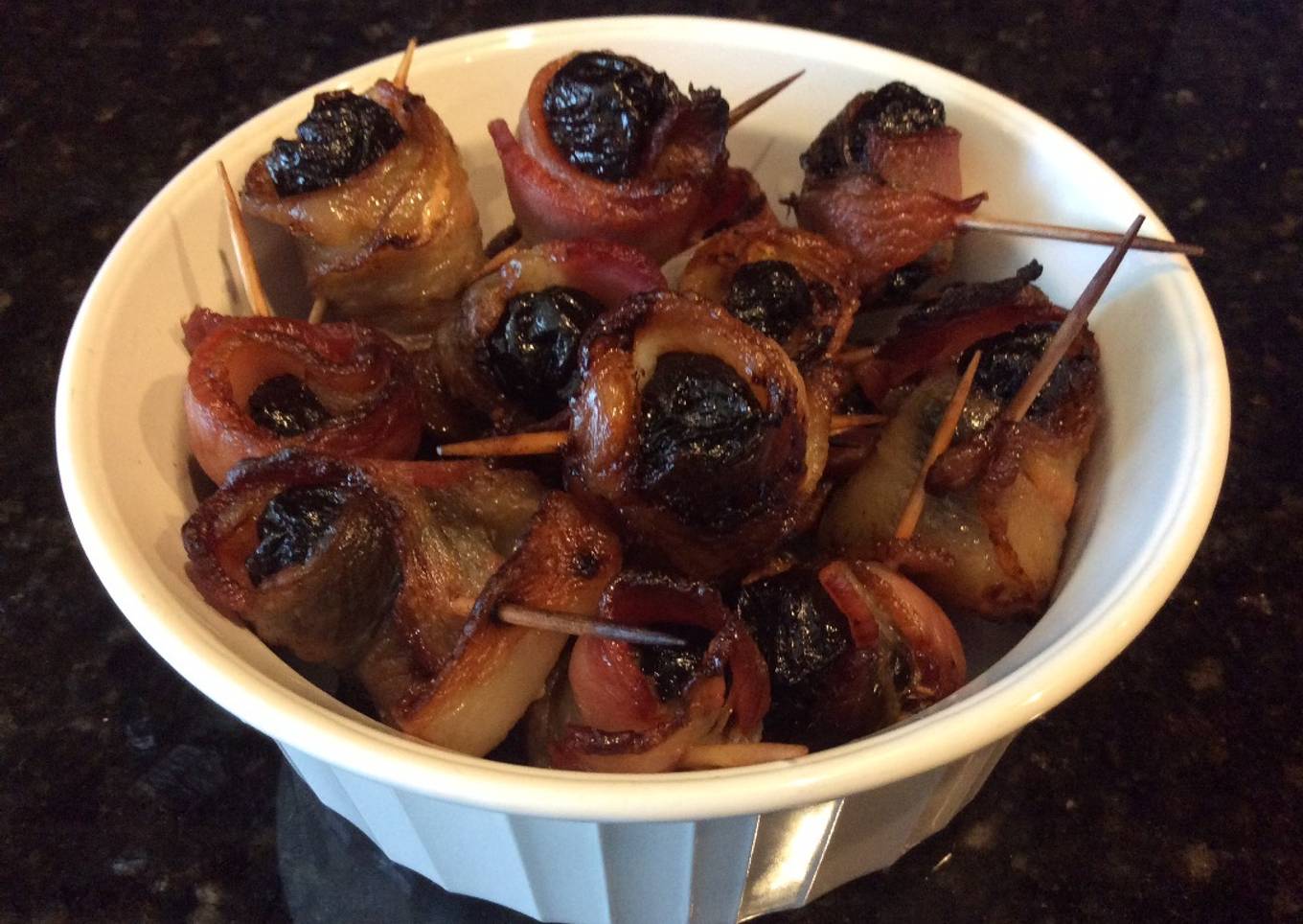 Snack on sweet and sour bacon and prunes