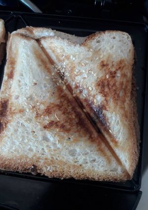 A picture of Chocolate filled sandwich.