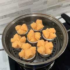 A picture of Kue Mangkok.