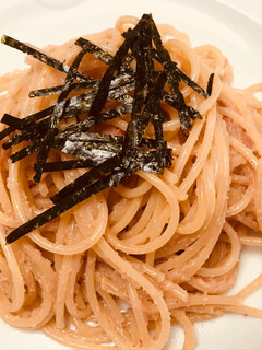 Una foto de Espaguetis en salsa de mentaiko (明太子スパゲティ)