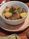 Opor Daging Sapi Bumbu Instan Plus Rempah (Empuk & Gurih!)