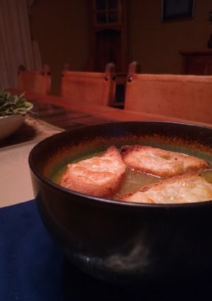 Una foto de Sopa de cebolla