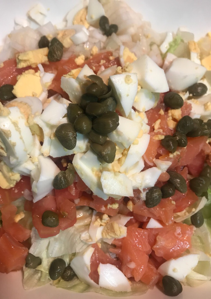 Una foto de Ensalada de Salmón ahumado
