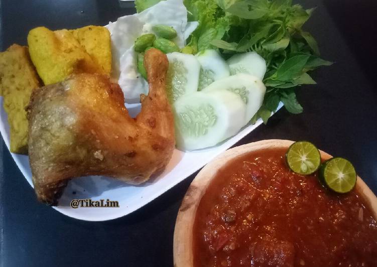 Bagaimana Membuat Ayam Pecel Rumahan Anti Gagal