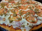 Una foto de pizza casera para una persona