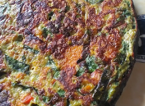 Una foto de Tortilla de verduras ralladas