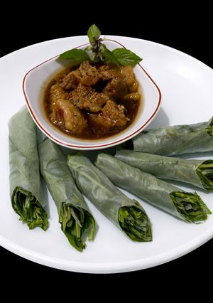 Hình của món SP.0885 - Cuốn Rau Thơm Chấm Thịt Kho.