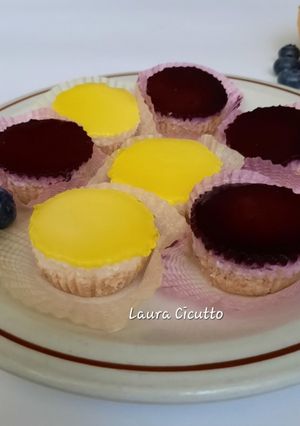 Foto di Mini cheesecake ai mirtilli e al limone