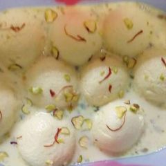 A picture of Rasmalai.