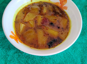 A picture of Kacha aamer chutney (Bengali style).