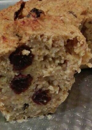 Una foto de Budín húmedo de bananas y naranja (sin harina ni azúcar)