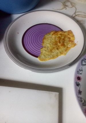 Una foto de Omelette de zanahoria con tomate cilantro vienesa y queso 😍