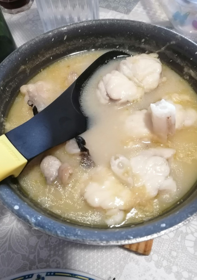 Una foto de 316. Rape en salsa de vino blanco