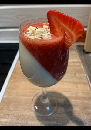 Fehércsokis epres panna cotta recept fotója