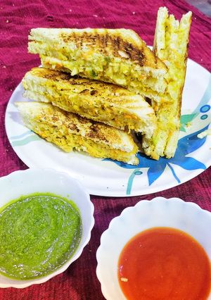 A picture of Chicken Mayonnaise Grilled cheese Sandwich.