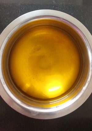 હોમ મેડ ઘી (Home Made Ghee Recipe In Gujarati) રેસીપી મુખ્ય ફોટો