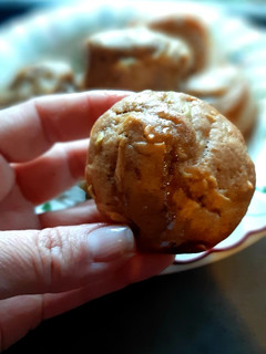 Una foto de Muffins de manzana con miel y canela