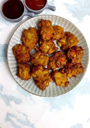 A picture of Mix veggies pakora.