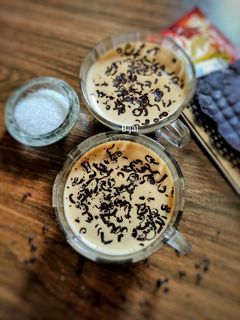 चॉकलेट कॉफ़ी (Chocolate coffee recipe in hindi) रेसिपी मुख्य फोटो