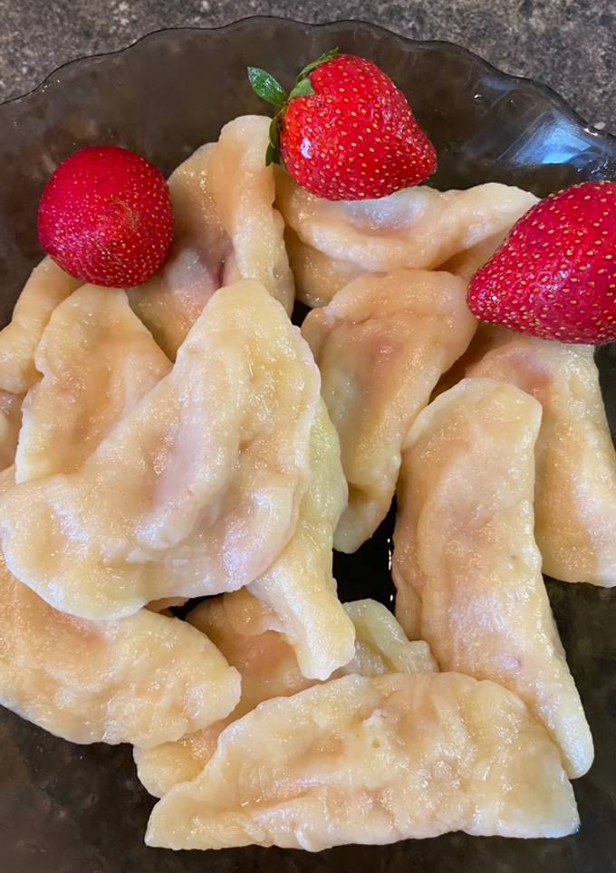 Вареники з полуницею на кефірі🥟