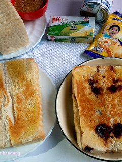 Foto resep Roti Bakar Bandung Aneka Isi