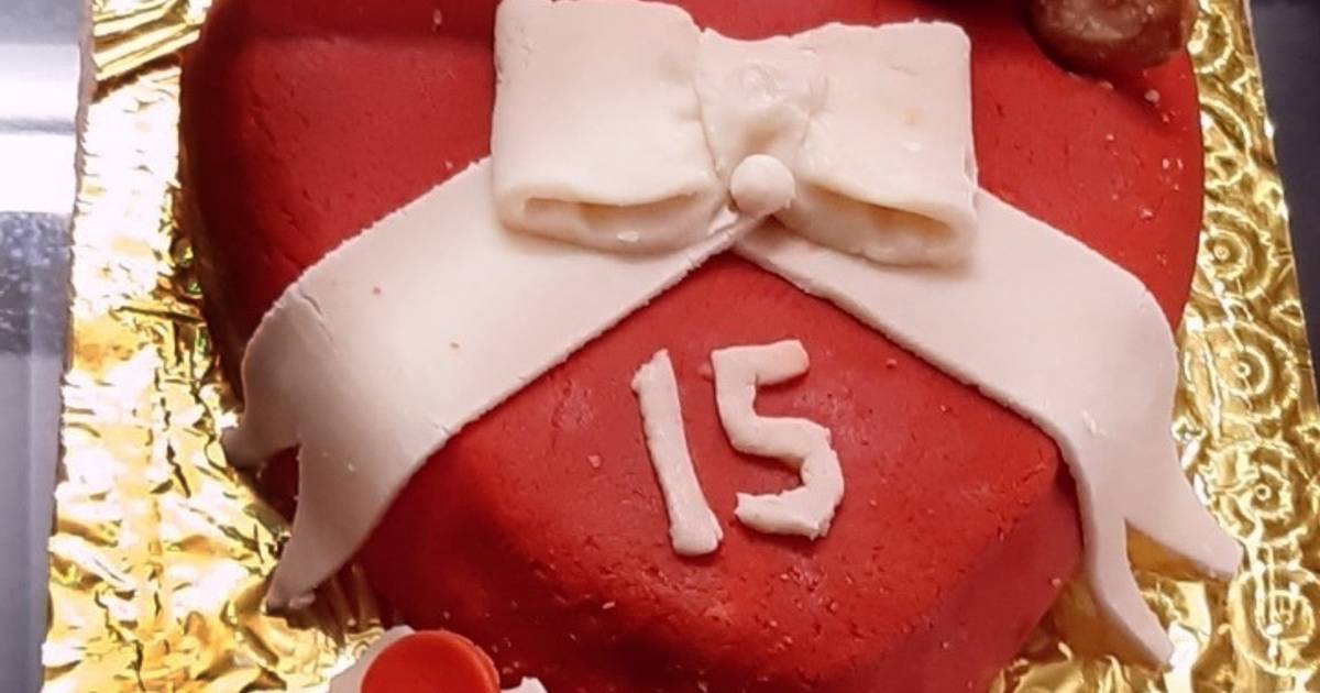 फोंडेन्ट केक (fondant cake recipe in marathi) रेसिपी Surekha vedpathak