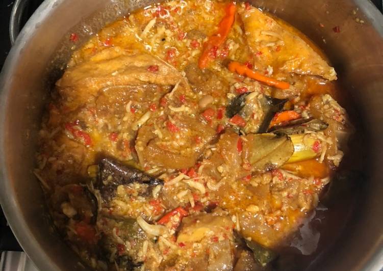 Bahan-bahan Krecek kerupuk kulit yang nikmat dan Mudah Dibuat