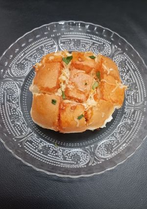 A picture of Schezwan bomb.