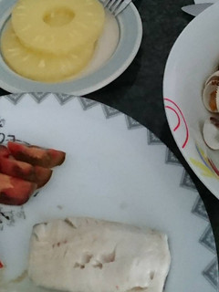 Una foto de Berberechos, merluza y piña (menú saludable 4)