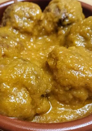 A picture of Meatballs in Sauce.