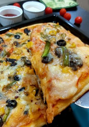 A picture of Mushroom dual cheese Pizza.
