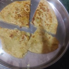 A picture of Aloo ka paratha.